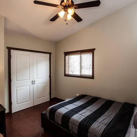 The Best 2 Bedrooms Suite In Revelstoke! Exterior foto