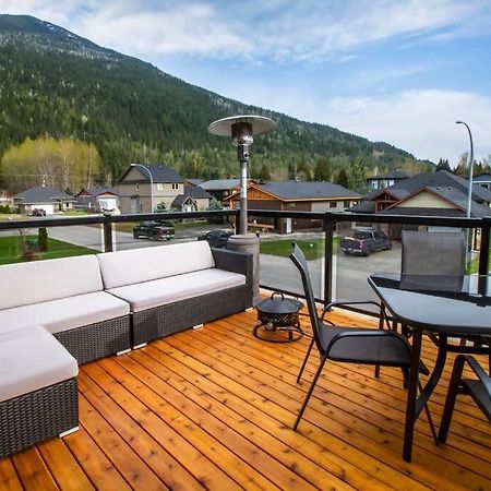 The Best 2 Bedrooms Suite In Revelstoke! Exterior foto