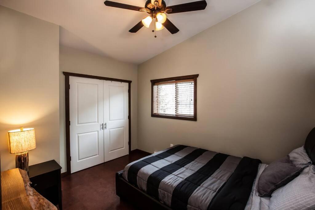 The Best 2 Bedrooms Suite In Revelstoke! Exterior foto